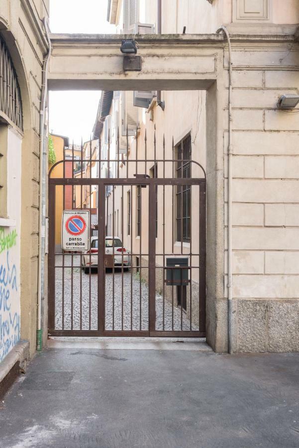 Le Scuderie Di Sant'Ambrogio Lägenhet Milano Exteriör bild